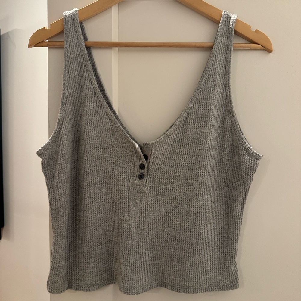 Abercrombie & Fitch Gray waffle knit Button-Front cropped Tank Top